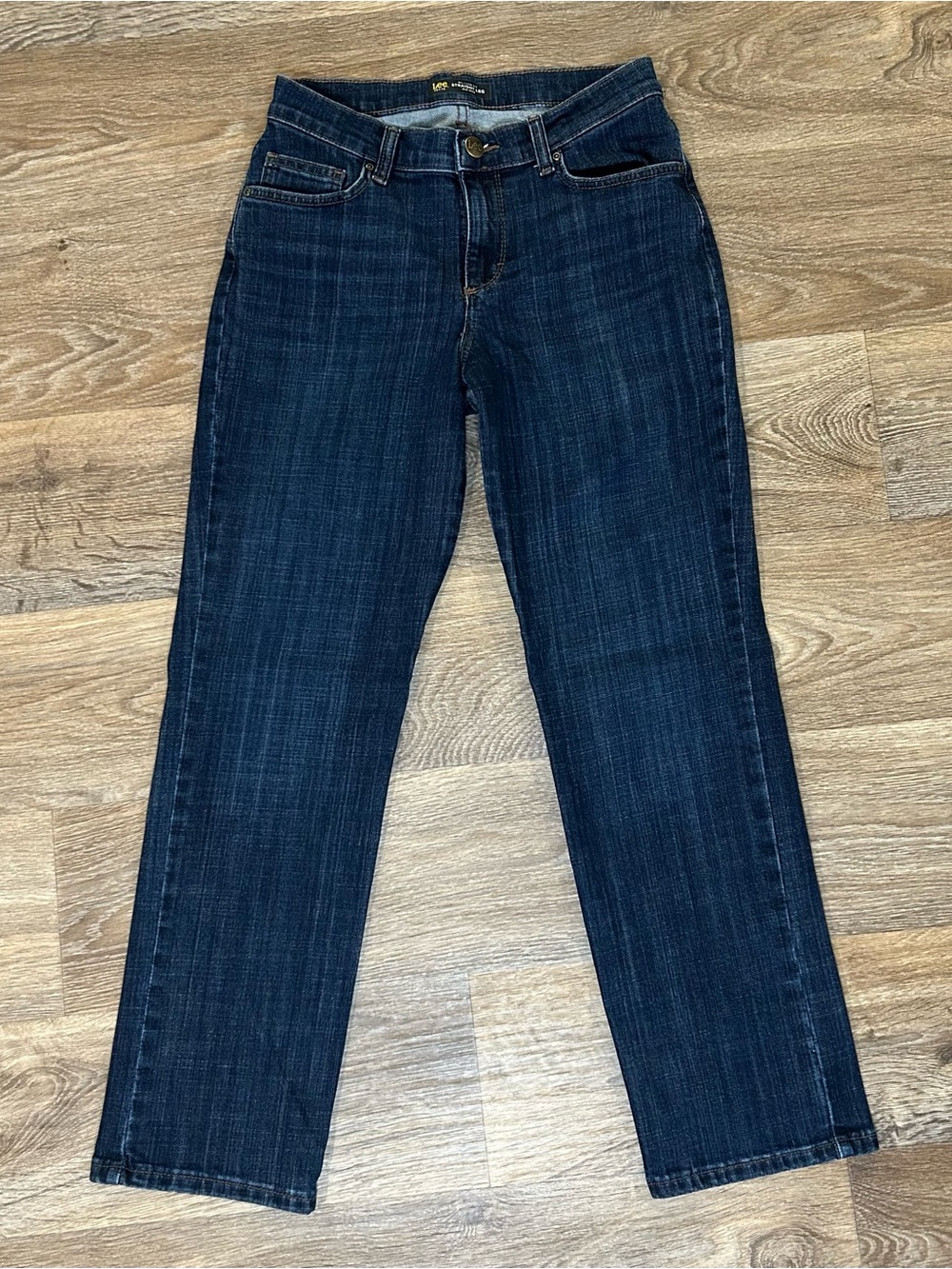 Lee Jeans - Relaxed Fit Straight Leg Mid Rise - Women’s Size 4 Petite Dark Wash